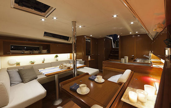 Salon looking aft